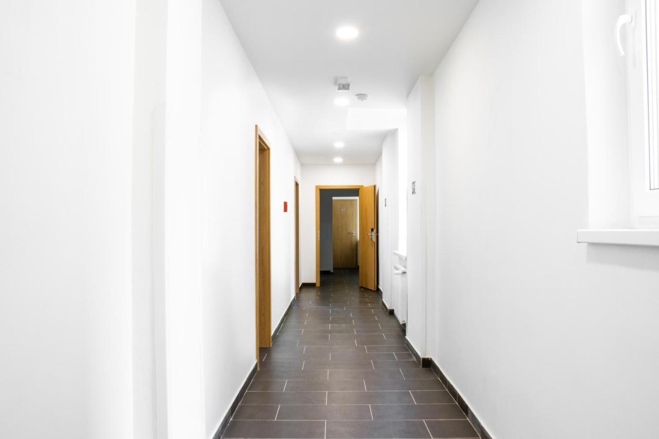 Hostel Mandarinka プラハ エクステリア 写真