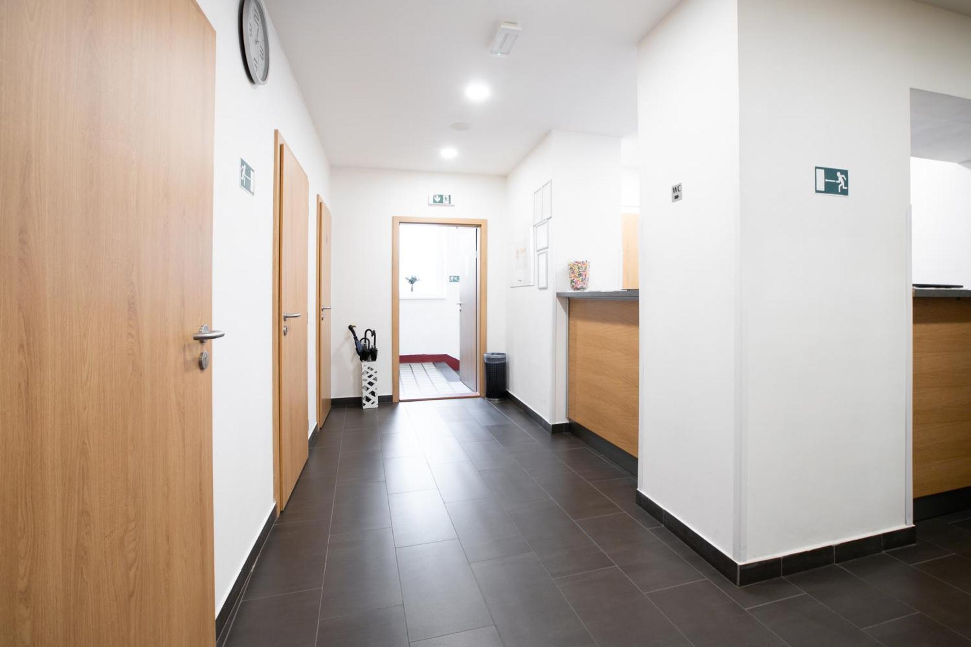 Hostel Mandarinka プラハ エクステリア 写真