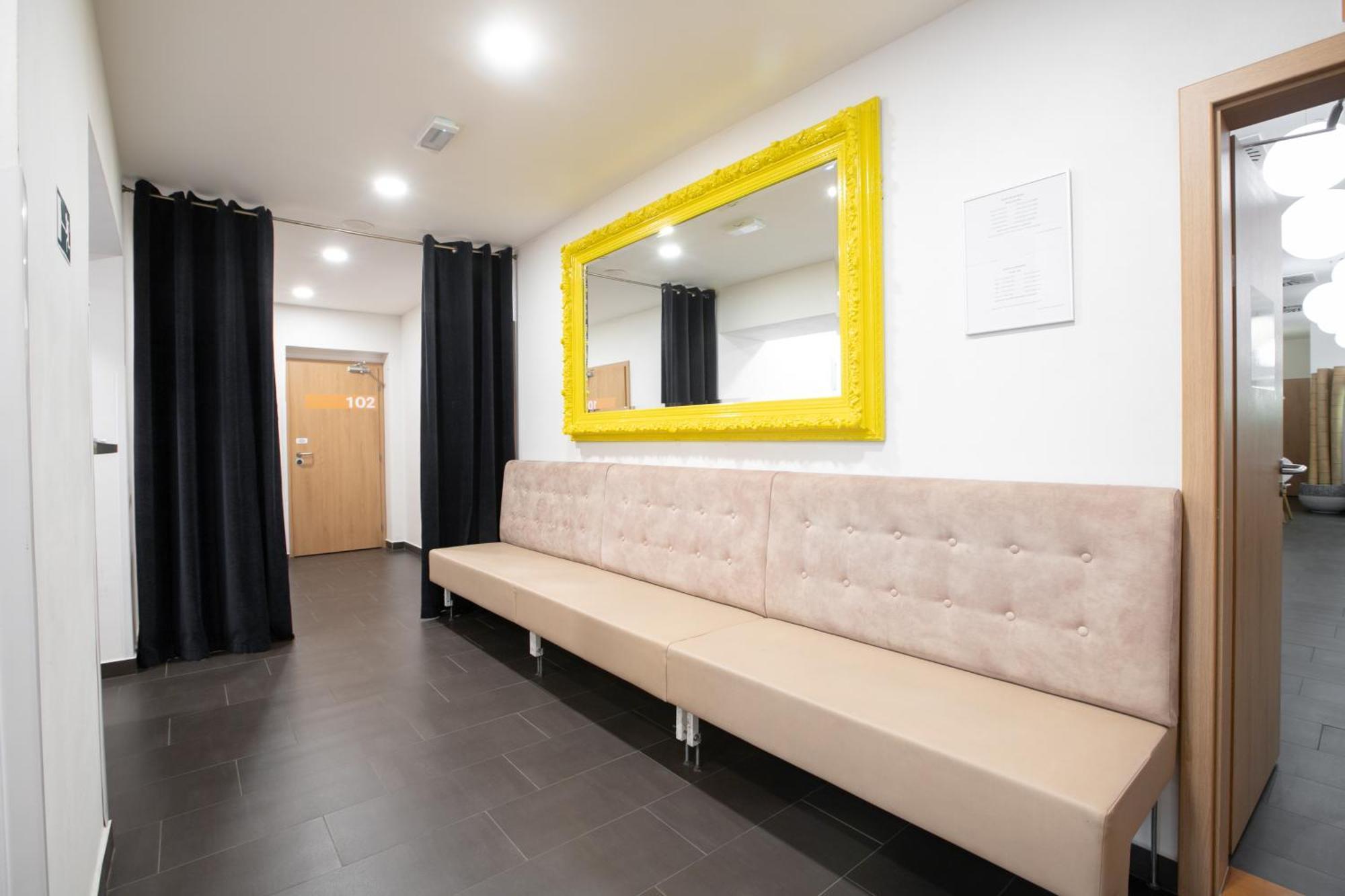 Hostel Mandarinka プラハ エクステリア 写真