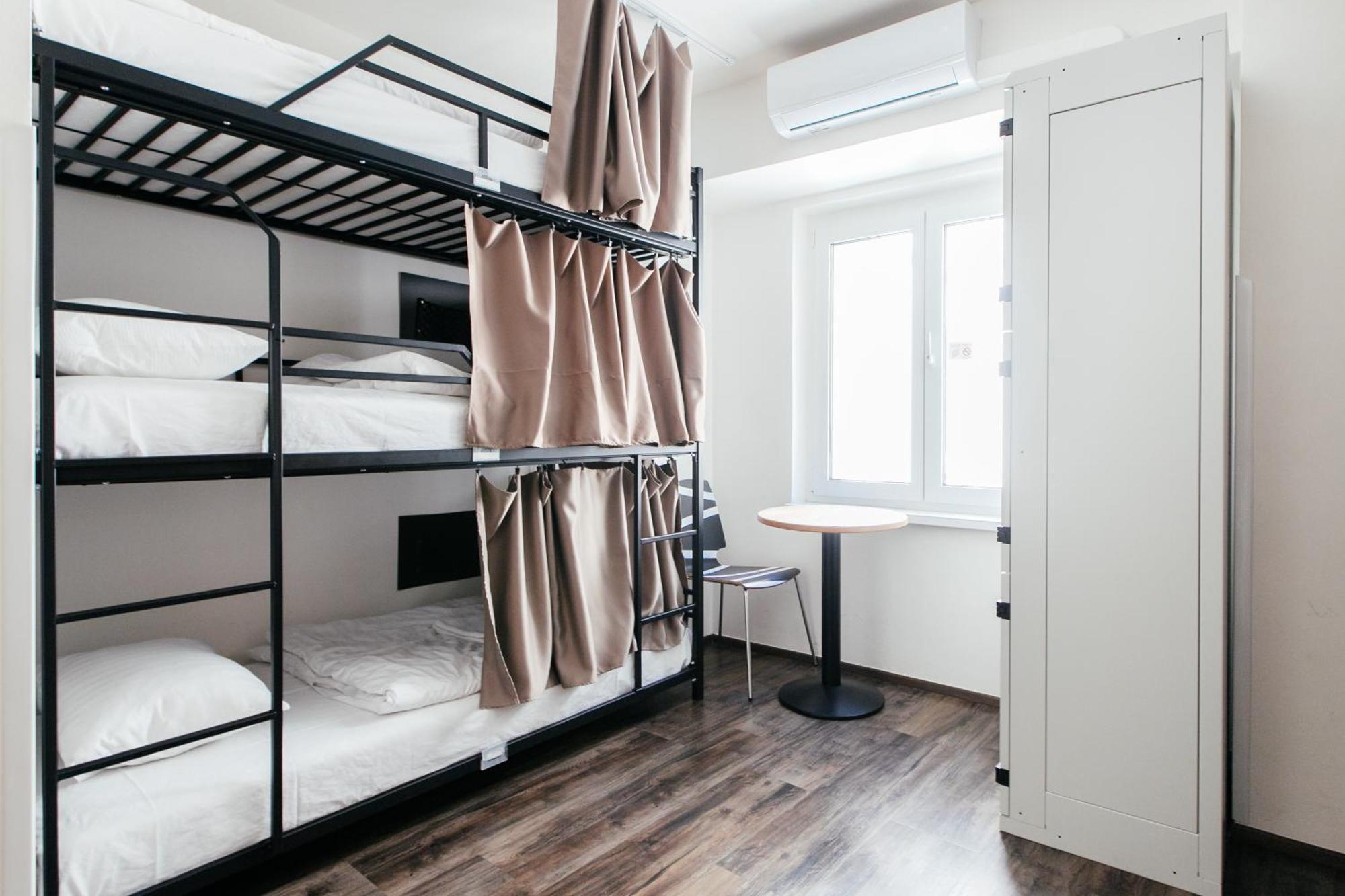 Hostel Mandarinka プラハ エクステリア 写真
