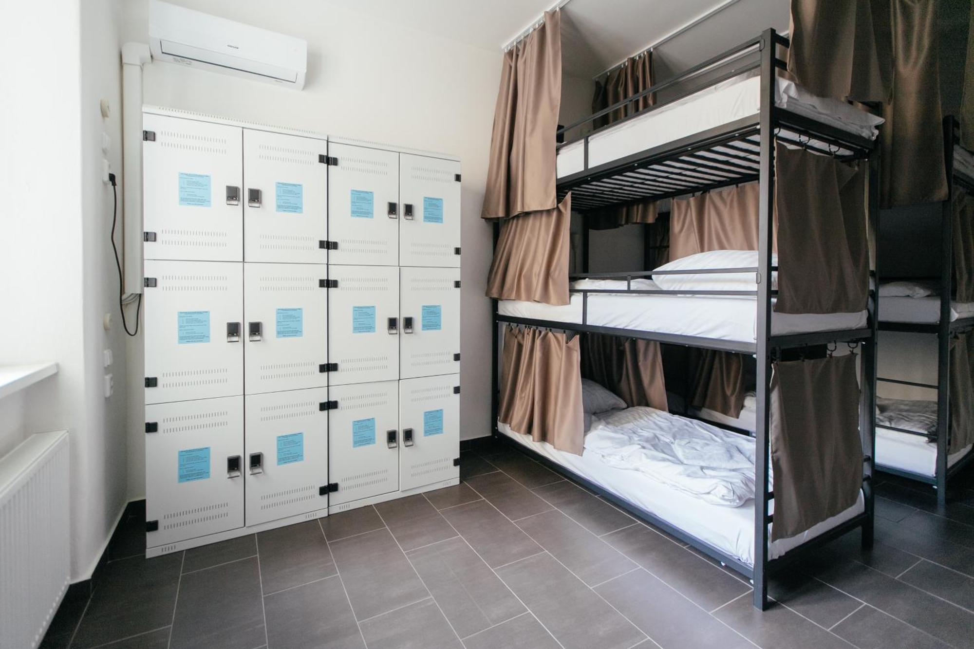 Hostel Mandarinka プラハ エクステリア 写真