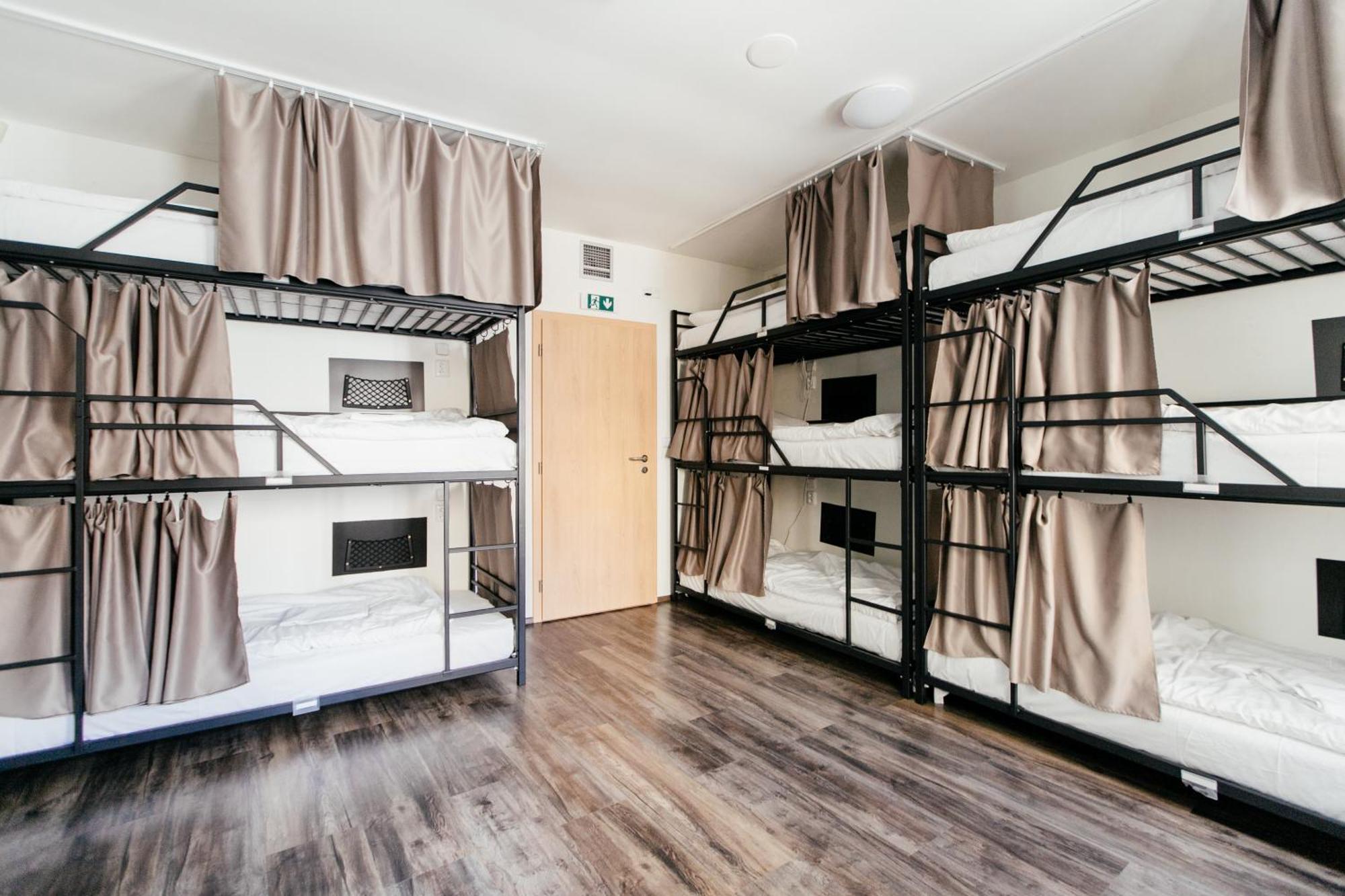 Hostel Mandarinka プラハ エクステリア 写真