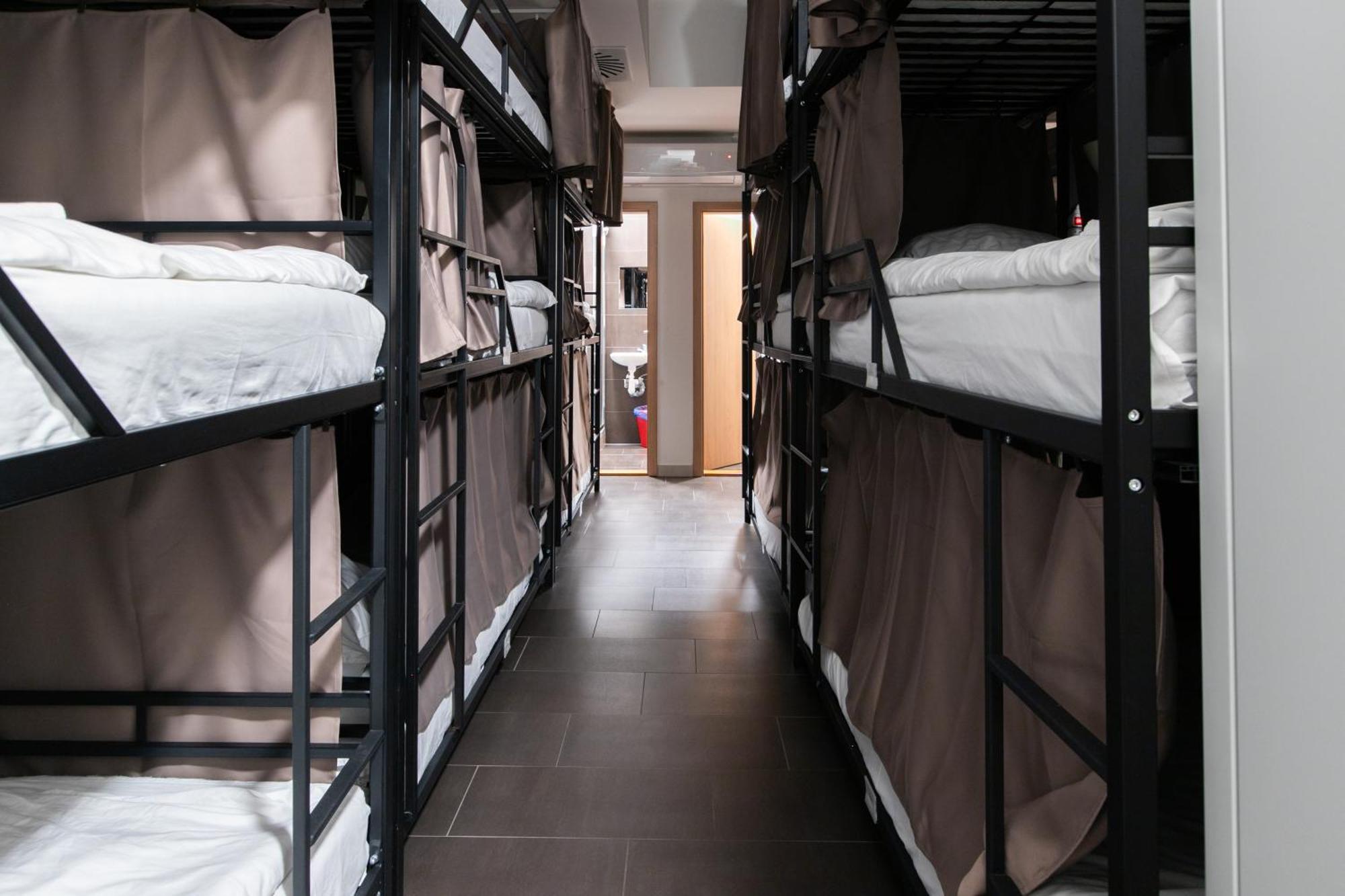 Hostel Mandarinka プラハ エクステリア 写真