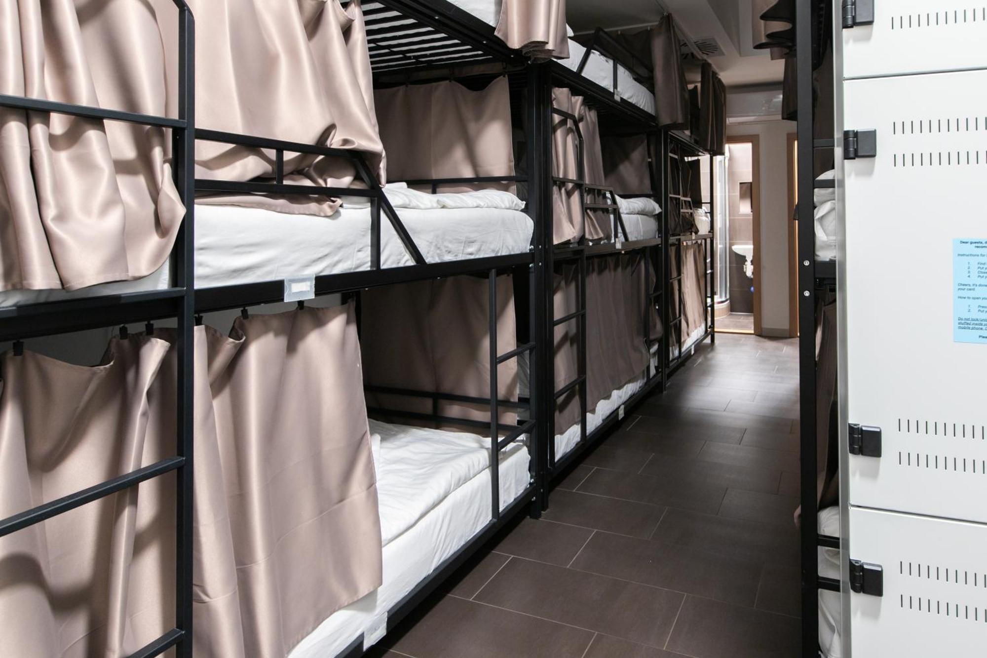 Hostel Mandarinka プラハ エクステリア 写真